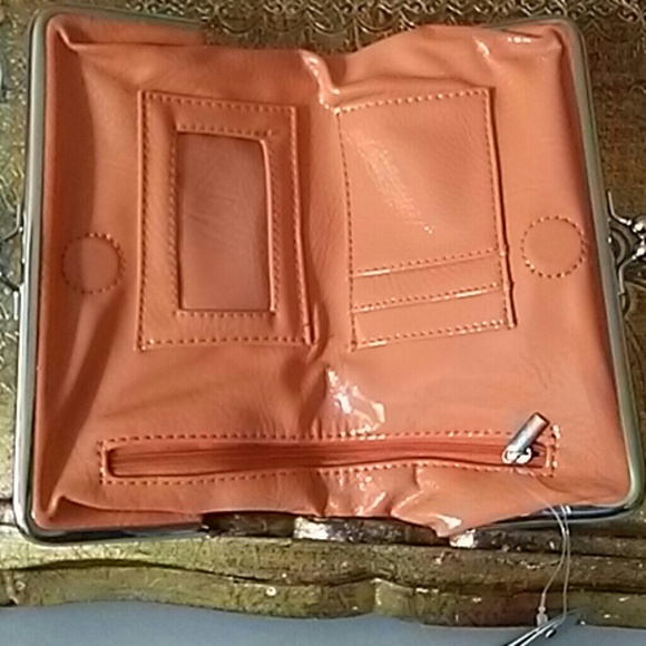 Clutch - Picture 8 of 8